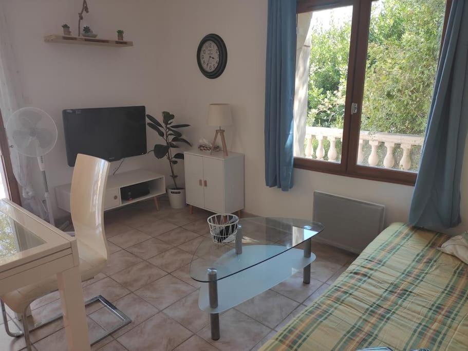 T2 En Rez De Chaussee De Villa A Cuers Extérieur photo