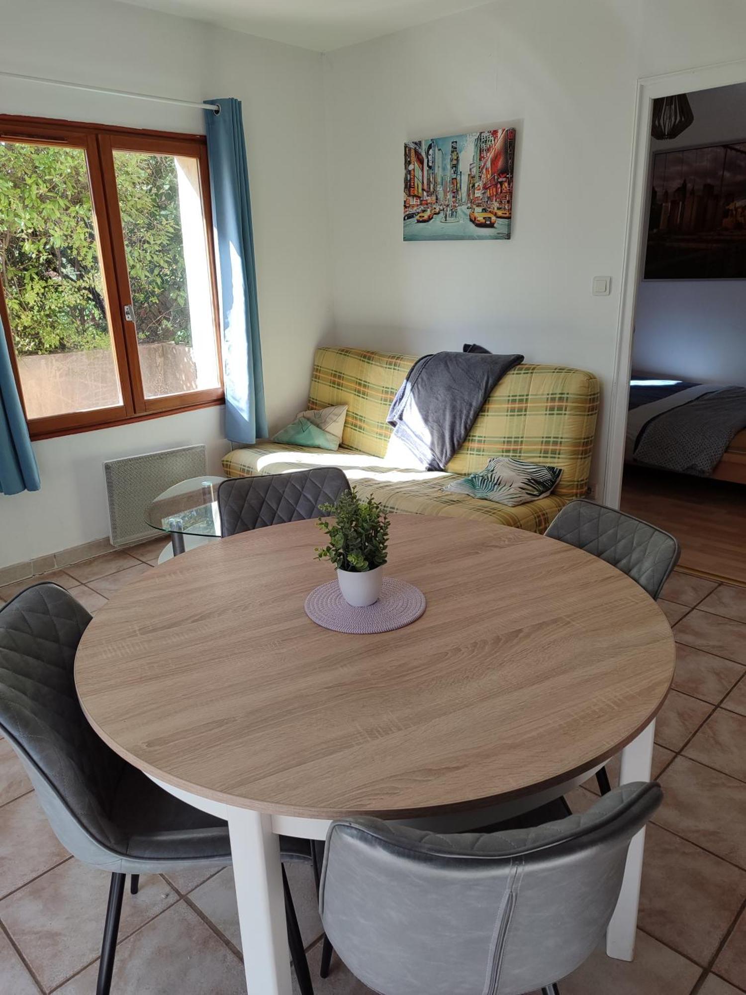 T2 En Rez De Chaussee De Villa A Cuers Extérieur photo